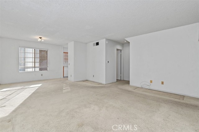 2800 Plaza Del Amo, Torrance CA: https://media.crmls.org/medias/07b9d7e5-4d4f-45bf-a896-54f92d33c20f.jpg