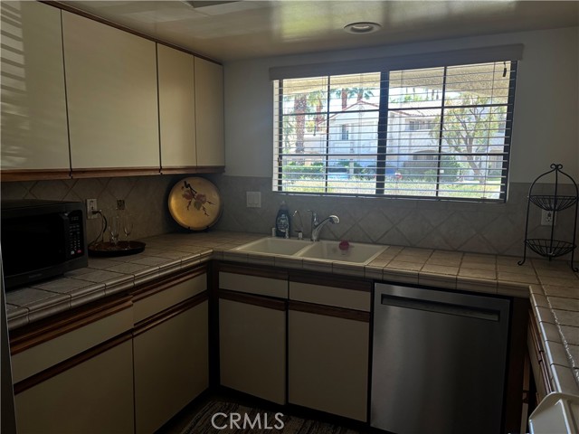 Detail Gallery Image 7 of 20 For 2701 E Mesquite, Palm Springs,  CA 92264 - 2 Beds | 2 Baths