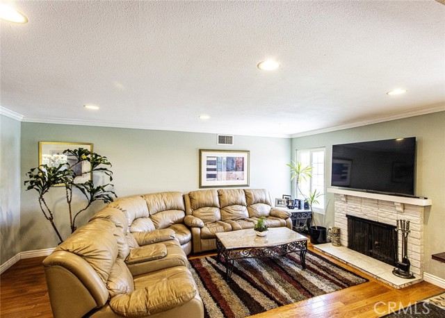 Detail Gallery Image 10 of 32 For 1830 Hawkbrook Dr, San Dimas,  CA 91773 - 4 Beds | 2/1 Baths