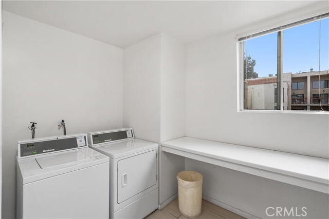 Detail Gallery Image 21 of 23 For 14141 Dickens St #212,  Sherman Oaks,  CA 91423 - 2 Beds | 2 Baths