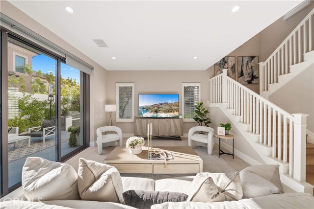 Front Image Thumbnail for CROC26062955