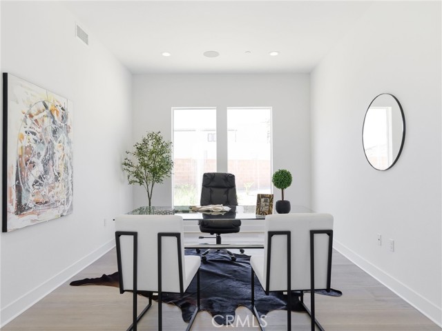 Detail Gallery Image 21 of 48 For 22849 W Seaqua Cir, Chatsworth,  CA 91311 - 6 Beds | 6/1 Baths