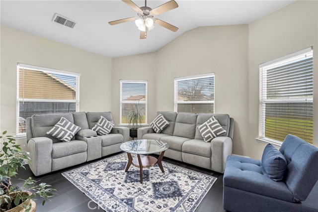 Detail Gallery Image 20 of 41 For 4729 W Cornell, Fresno,  CA 93722 - 4 Beds | 3 Baths