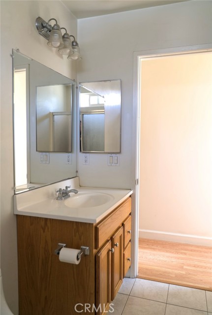 5726 1/2 Rocket Street, Lakewood CA: https://media.crmls.org/medias/07bf730b-94b5-45eb-a641-5a27626abe2d.jpg