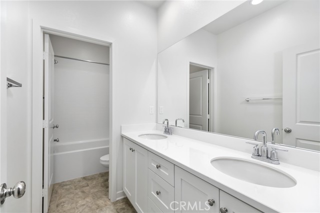 Detail Gallery Image 19 of 38 For 2941 E Travertine St, Ontario,  CA 91762 - 5 Beds | 4 Baths