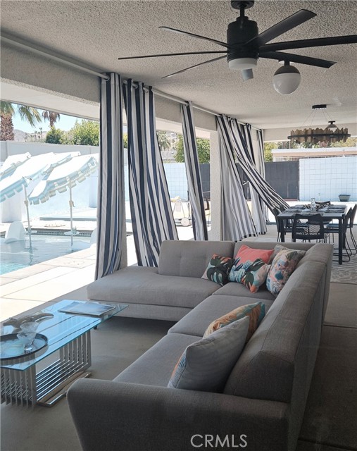 Detail Gallery Image 3 of 48 For 1190 S Calle Marcus, Palm Springs,  CA 92264 - 3 Beds | 2/1 Baths