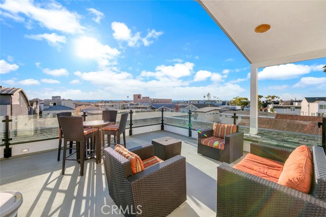 417 E Bay, Newport Beach CA: https://media.crmls.org/medias/07c0d304-fe8c-4f44-a9f1-8a82b93d869d.jpg