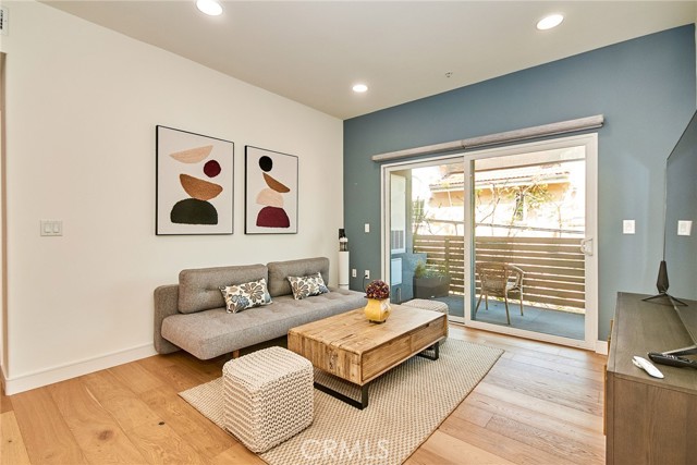 820 S Wilton Place, Los Angeles CA: https://media.crmls.org/medias/07c10b29-b11e-408a-8d58-49c99065ff3c.jpg