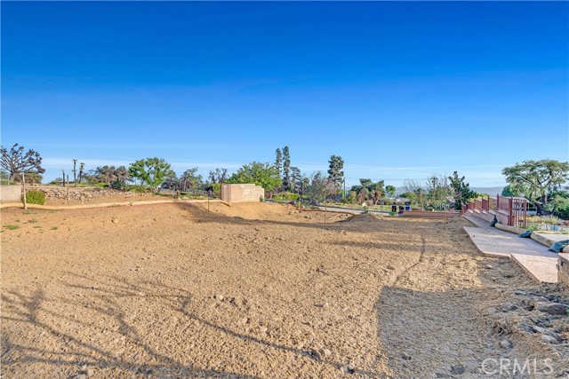 931 Alta Pine Drive, Altadena CA: https://media.crmls.org/medias/07c14b59-86cb-4f4a-90a4-245e59da1802.jpg
