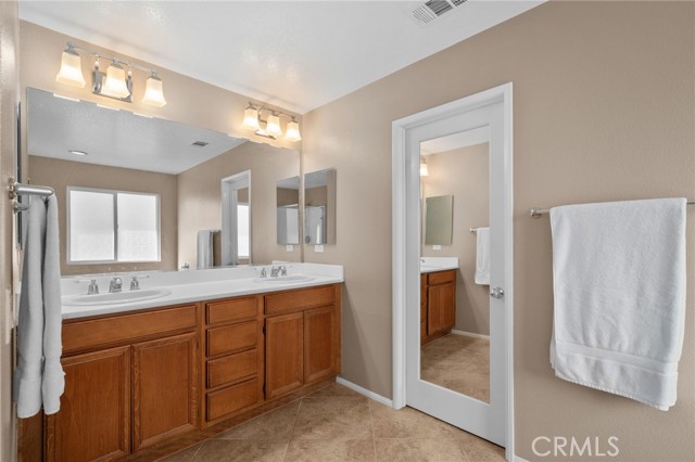 Detail Gallery Image 21 of 38 For 35021 Nicklaus Nook, Beaumont,  CA 92223 - 5 Beds | 4 Baths