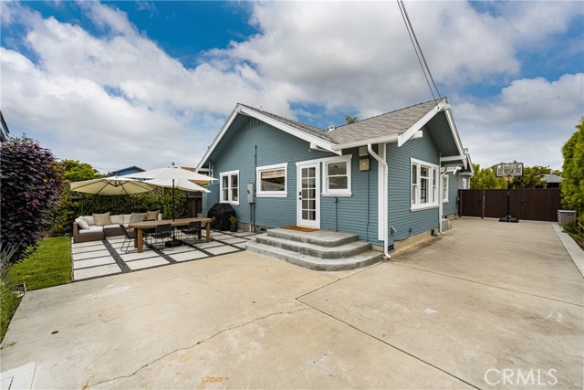 661 Grand Avenue, Long Beach CA: https://media.crmls.org/medias/07c2e416-4d5f-4baa-ab33-854140266c5d.jpg