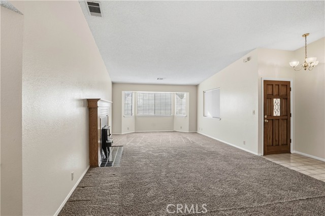 Detail Gallery Image 8 of 33 For 22170 Mustang Ct, Canyon Lake,  CA 92585 - 3 Beds | 2 Baths