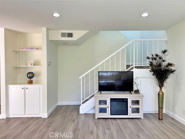Detail Gallery Image 4 of 49 For 3534 Del Amo Blvd, Torrance,  CA 90503 - 4 Beds | 2/1 Baths