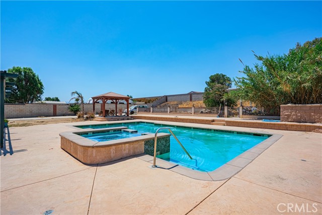 Detail Gallery Image 5 of 8 For 5853 Aurora Ave, Jurupa Valley,  CA 91752 - 6 Beds | 3/1 Baths
