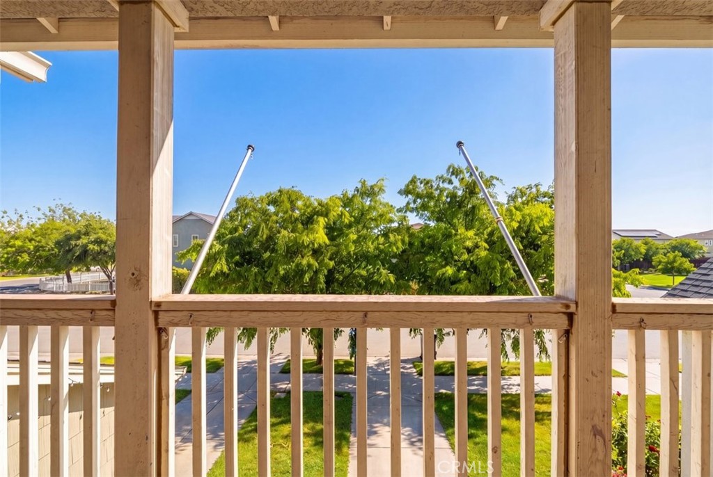 https://media.crmls.org/medias/07c43b1b-913c-40e2-82b0-4b6aede6727a.jpg?preset=X-Large