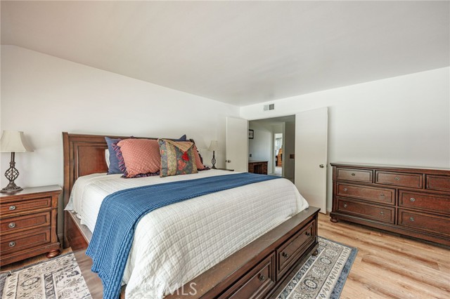 710 W Country Hills W Drive, La Habra CA: https://media.crmls.org/medias/07c4f07f-9202-40d4-9812-a4a1f9f6420a.jpg