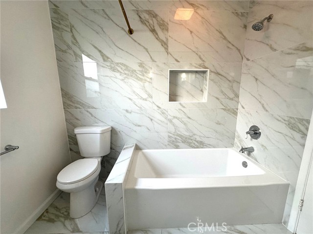 Detail Gallery Image 26 of 31 For 16817 San Fernando Mission, Granada Hills,  CA 91344 - 3 Beds | 2 Baths