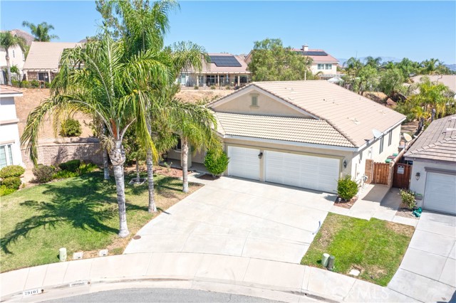 29100 Blue Spruce Circle, Menifee CA: https://media.crmls.org/medias/07c67317-960c-4a70-a8fa-1197965ab309.jpg