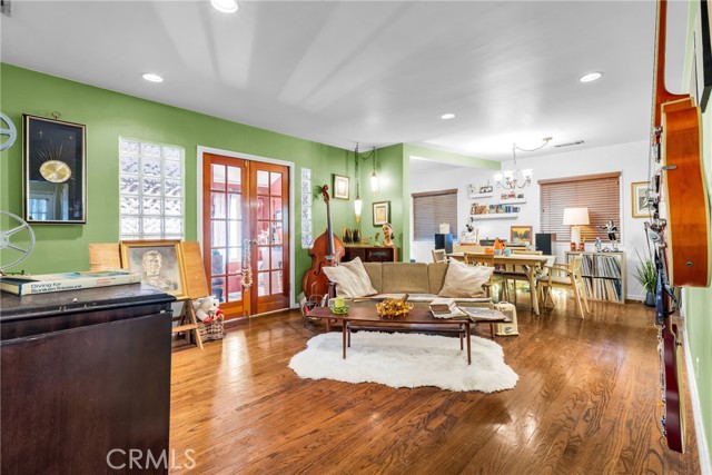 Detail Gallery Image 9 of 31 For 5425 Halbrent, Sherman Oaks,  CA 91411 - 3 Beds | 2 Baths