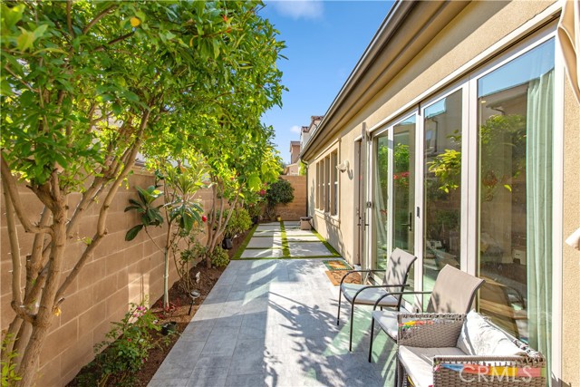 58 Dublin, Irvine CA: https://media.crmls.org/medias/07c6c75c-20c3-4c26-80d0-ce381f21380e.jpg