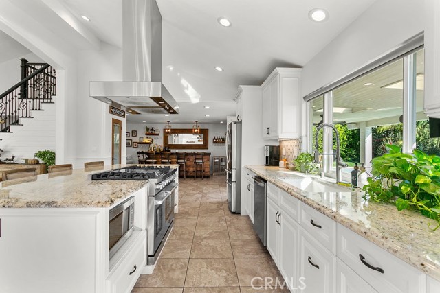 Detail Gallery Image 15 of 59 For 18002 Aberdeen Ln, Villa Park,  CA 92861 - 6 Beds | 3/1 Baths