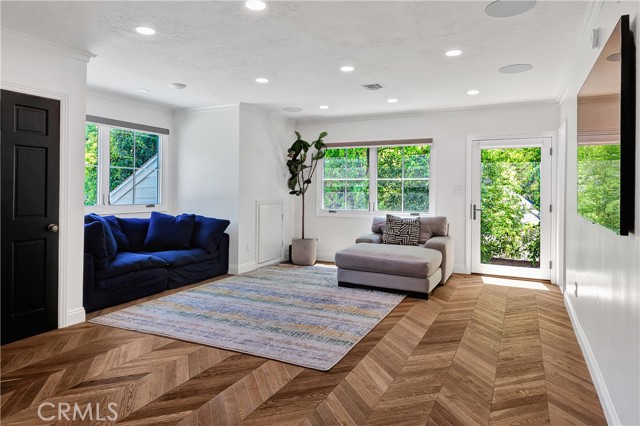 Detail Gallery Image 35 of 55 For 4851 Corbin Ave, Tarzana,  CA 91356 - 6 Beds | 6 Baths