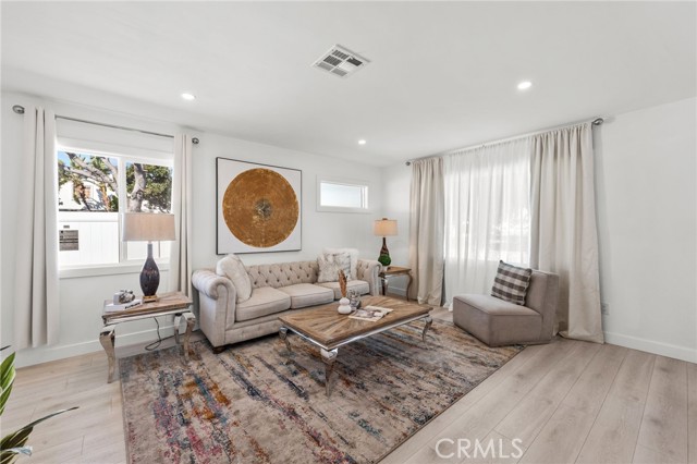 Detail Gallery Image 7 of 36 For 8502 Comolette, Downey,  CA 90242 - 3 Beds | 2 Baths