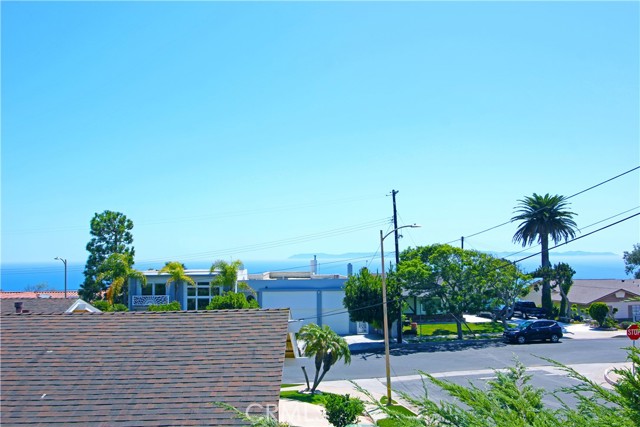 1914 Pelican Avenue, San Pedro CA: https://media.crmls.org/medias/07c828b1-e7ae-4ae3-af09-529f7e5046c9.jpg