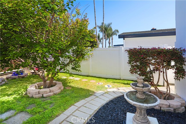 Detail Gallery Image 35 of 46 For 21912 Summer Cir, Huntington Beach,  CA 92646 - 4 Beds | 3 Baths