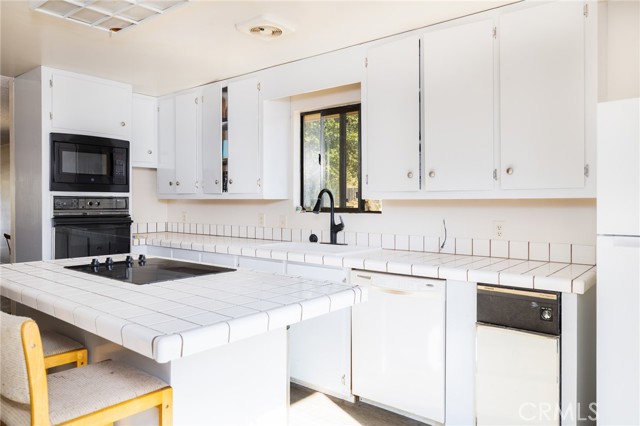 Detail Gallery Image 6 of 49 For 49 Berwick Ln, Oroville,  CA 95966 - 2 Beds | 1/1 Baths