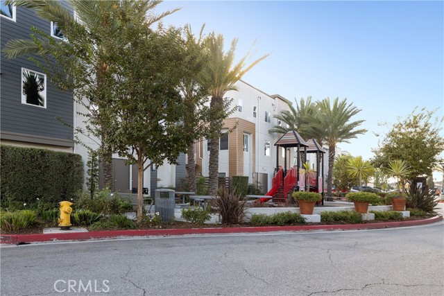 Detail Gallery Image 50 of 54 For 14424 Lily Ln #5,  Gardena,  CA 90247 - 3 Beds | 3/1 Baths