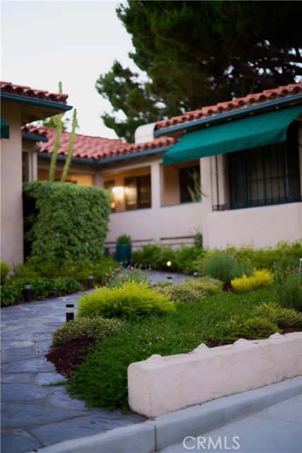 Detail Gallery Image 6 of 26 For 103 E Micheltorena St, Santa Barbara,  CA 93101 - 7 Beds | –/3 Baths