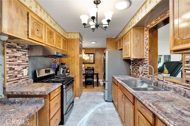 Detail Gallery Image 12 of 75 For 12660 Ivanhoe Rd, Lucerne Valley,  CA 92356 - 12 Beds | 12 Baths