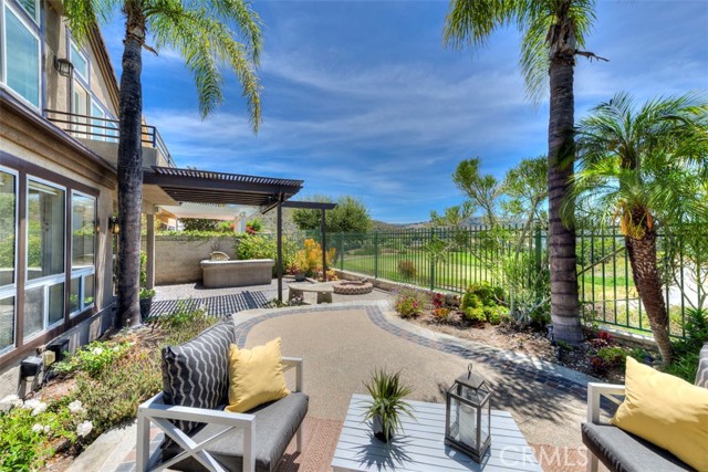 8 Dover, Rancho Santa Margarita CA: https://media.crmls.org/medias/07c91249-363a-46cf-8acc-053d7323a6b1.jpg