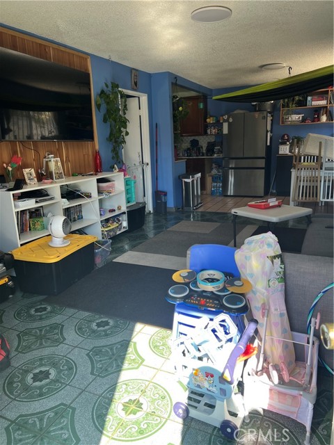 9122 S Hoover Street, Los Angeles CA: https://media.crmls.org/medias/07c94c14-870b-4d39-9c03-db98ee5d141f.jpg