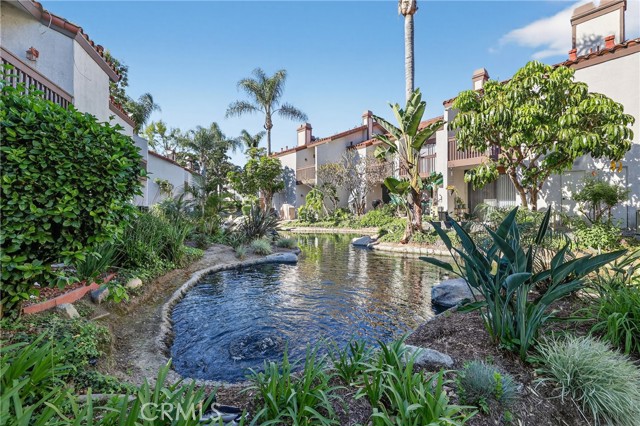 Detail Gallery Image 34 of 40 For 304 Molokai, Placentia,  CA 92870 - 2 Beds | 2/1 Baths