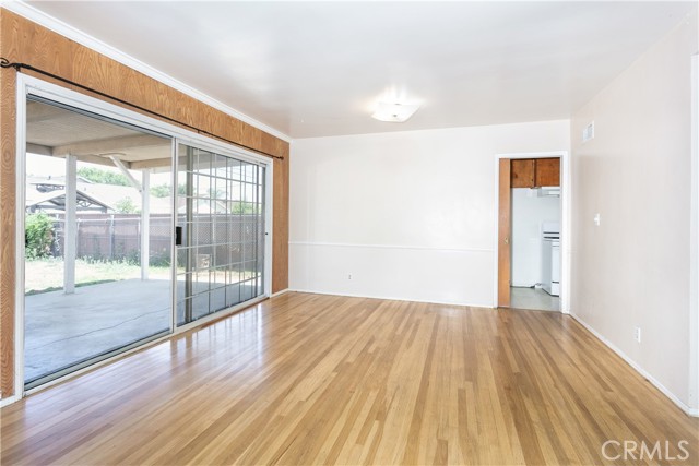 10436 Columbus Avenue photo 7