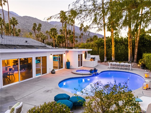 Detail Gallery Image 12 of 72 For 2736 S Camino Real, Palm Springs,  CA 92264 - 4 Beds | 3 Baths