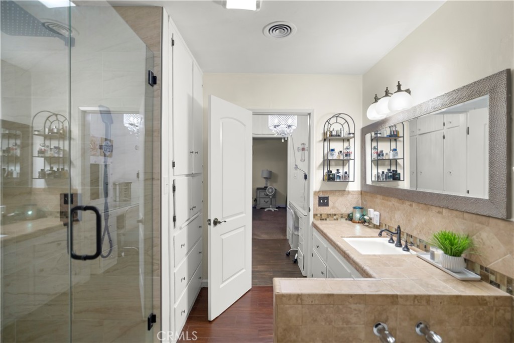 07Ca8F36 E5A6 496C B6Ae 64C2E941F5E2 1811 Country Club, Bakersfield, Ca 93306 &Lt;Span Style='BackgroundColor:transparent;Padding:0Px;'&Gt; &Lt;Small&Gt; &Lt;I&Gt; &Lt;/I&Gt; &Lt;/Small&Gt;&Lt;/Span&Gt;