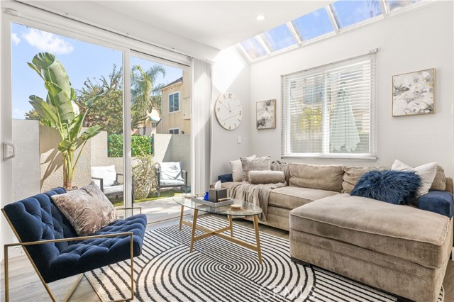 Detail Gallery Image 4 of 53 For 430 E Spruce #65,  Inglewood,  CA 90301 - 2 Beds | 2/1 Baths