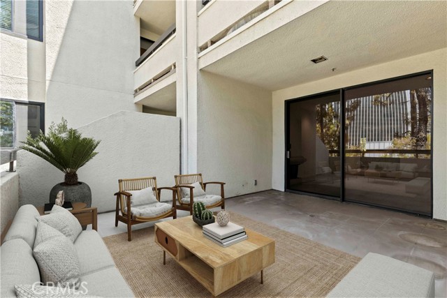 2122 Century Park Lane, Los Angeles CA: https://media.crmls.org/medias/07cb4e16-4717-4aef-af06-0a506a4371d2.jpg