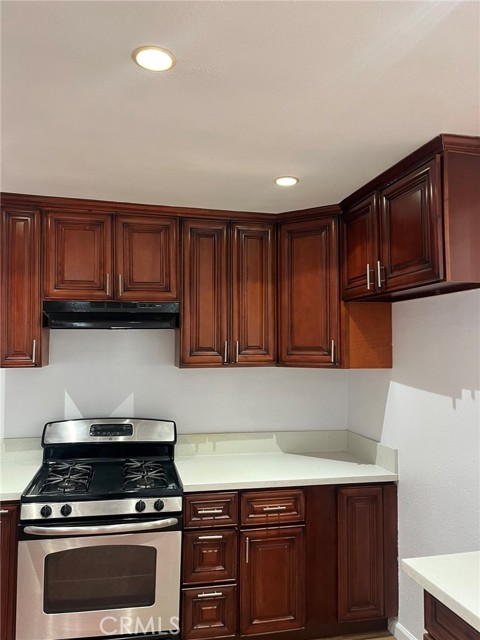 Detail Gallery Image 4 of 14 For 1566 W 208th, Torrance,  CA 90501 - 4 Beds | 2 Baths