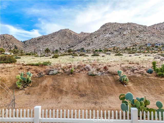 Detail Gallery Image 38 of 75 For 7955 Wesley Rd, Joshua Tree,  CA 92252 - 3 Beds | 2 Baths