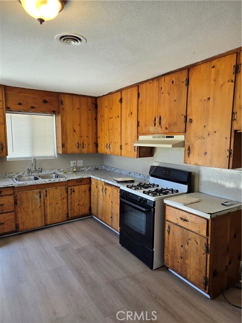 6025 Florence Street, Riverside CA: https://media.crmls.org/medias/07cce9ea-9626-4e41-b47a-35baa63acc40.jpg