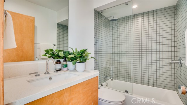 Image 59 of 75 For 854 Avenue 37