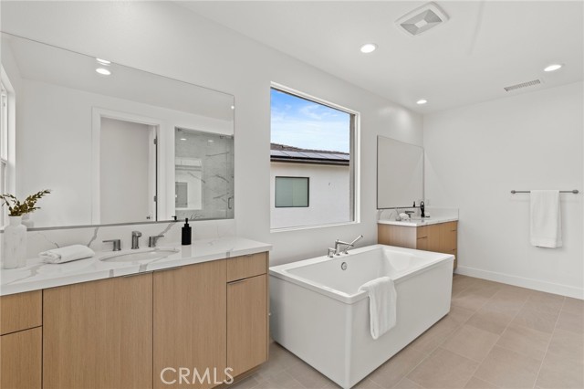29961 W Corte Temprano, Valencia CA: https://media.crmls.org/medias/07ce4681-024a-4651-aa57-33160796849b.jpg