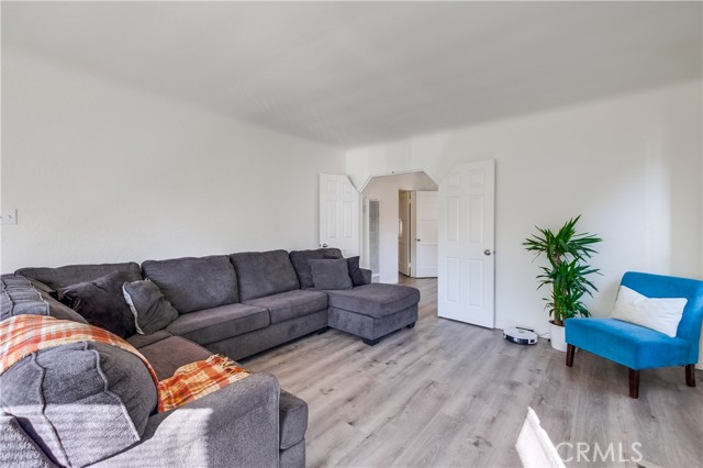 Detail Gallery Image 7 of 46 For 2709 E Van Buren, Long Beach,  CA 90810 - 2 Beds | 1 Baths