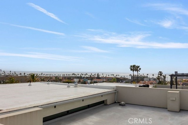 Detail Gallery Image 3 of 30 For 928 S Juanita Ave #C,  Redondo Beach,  CA 90277 - 4 Beds | 3/1 Baths