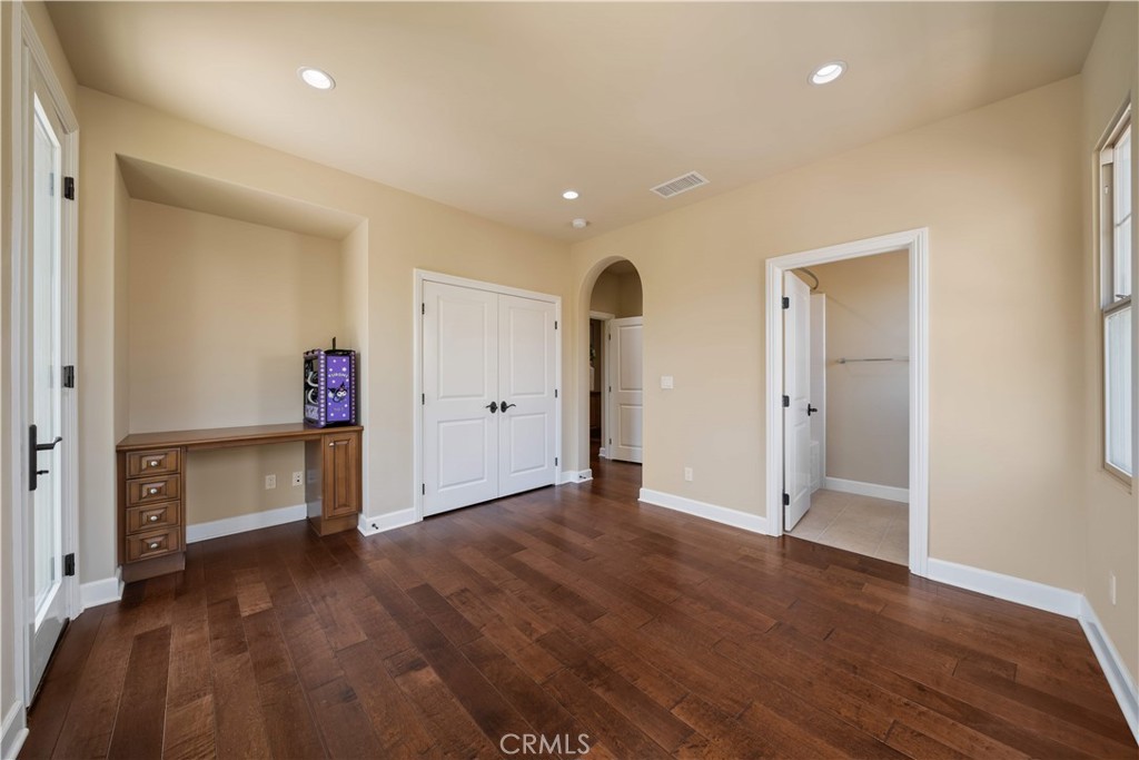 https://media.crmls.org/medias/07cf8605-c493-47e6-bfd7-8c685d787d49.jpg?preset=X-Large