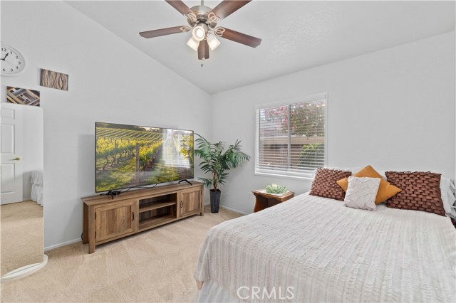 27823 Sunrise Ln, Canyon Country CA: https://media.crmls.org/medias/07d0c11a-34c7-4a3e-89bd-f29f89f132e5.jpg